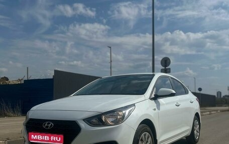 Hyundai Solaris II рестайлинг, 2017 год, 1 320 000 рублей, 1 фотография