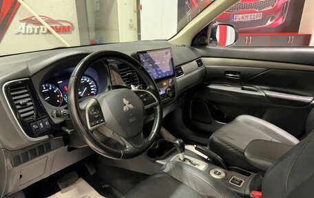 Mitsubishi Outlander III рестайлинг 3, 2014 год, 1 757 000 рублей, 10 фотография