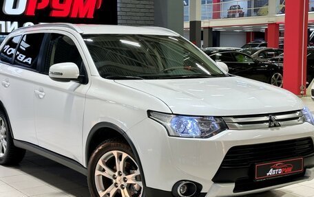Mitsubishi Outlander III рестайлинг 3, 2014 год, 1 757 000 рублей, 4 фотография