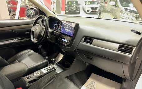 Mitsubishi Outlander III рестайлинг 3, 2014 год, 1 757 000 рублей, 16 фотография