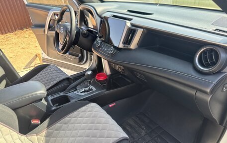 Toyota RAV4, 2019 год, 3 100 000 рублей, 8 фотография
