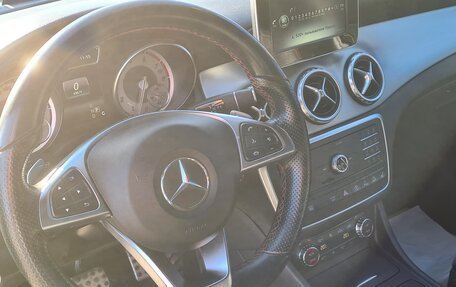 Mercedes-Benz GLA, 2016 год, 1 750 000 рублей, 12 фотография