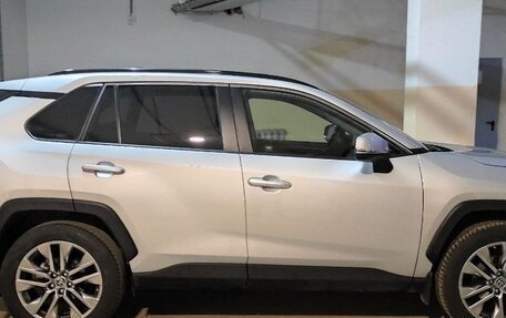 Toyota RAV4, 2021 год, 5 500 000 рублей, 25 фотография