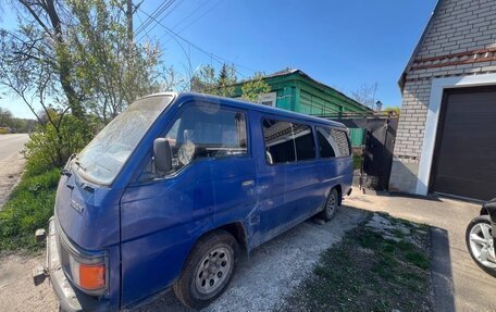 Nissan Urvan III, 1989 год, 250 000 рублей, 2 фотография
