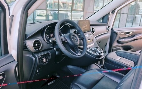Mercedes-Benz V-Класс, 2016 год, 3 999 999 рублей, 19 фотография