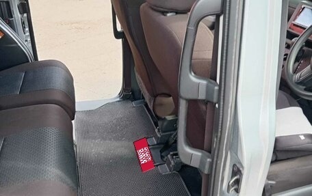 Toyota Roomy I, 2021 год, 1 160 000 рублей, 26 фотография