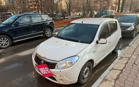 Renault Sandero I, 2014 год, 400 000 рублей, 2 фотография