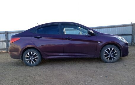 Hyundai Solaris II рестайлинг, 2011 год, 710 000 рублей, 2 фотография