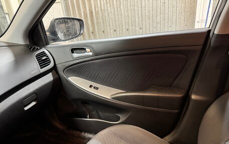 Hyundai Solaris II рестайлинг, 2015 год, 1 200 000 рублей, 8 фотография