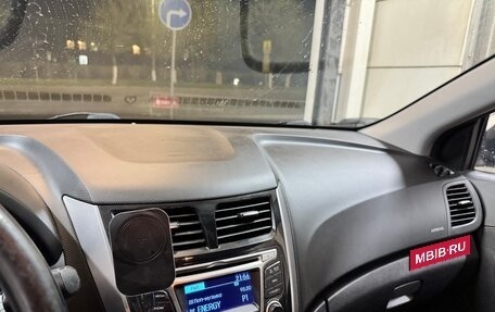Hyundai Solaris II рестайлинг, 2015 год, 1 200 000 рублей, 9 фотография