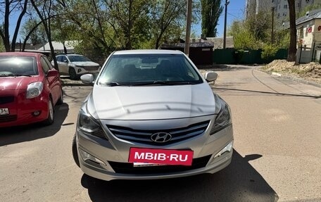 Hyundai Solaris II рестайлинг, 2015 год, 1 200 000 рублей, 4 фотография