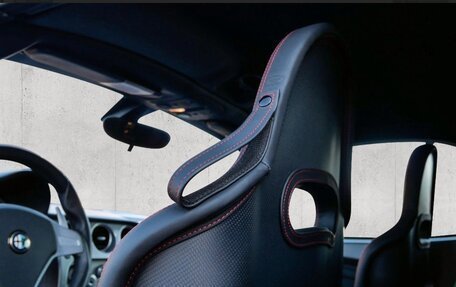 Alfa Romeo 8C Competizione, 2010 год, 30 500 000 рублей, 9 фотография