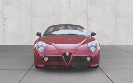 Alfa Romeo 8C Competizione, 2010 год, 30 500 000 рублей, 11 фотография
