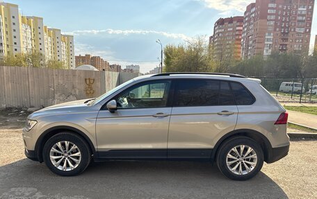 Volkswagen Tiguan II, 2019 год, 2 490 000 рублей, 2 фотография
