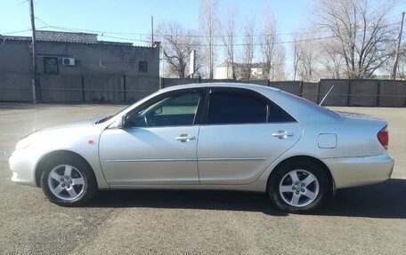 Toyota Camry V40, 2005 год, 670 000 рублей, 2 фотография