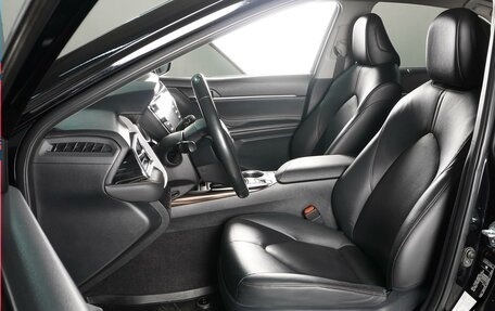 Toyota Camry, 2018 год, 3 099 000 рублей, 10 фотография