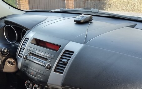 Mitsubishi Outlander III рестайлинг 3, 2010 год, 1 550 000 рублей, 10 фотография