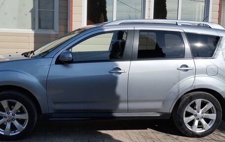Mitsubishi Outlander III рестайлинг 3, 2010 год, 1 550 000 рублей, 17 фотография