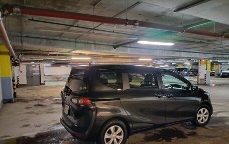 Toyota Sienta II, 2018 год, 1 290 000 рублей, 2 фотография
