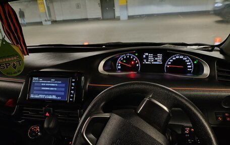 Toyota Sienta II, 2018 год, 1 290 000 рублей, 8 фотография