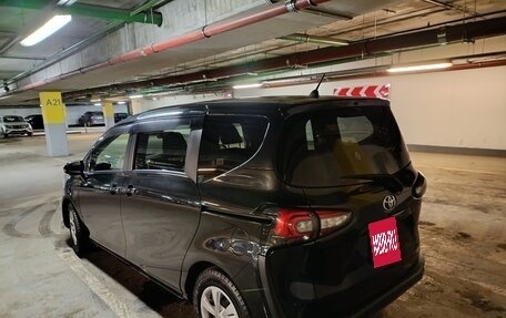 Toyota Sienta II, 2018 год, 1 290 000 рублей, 6 фотография