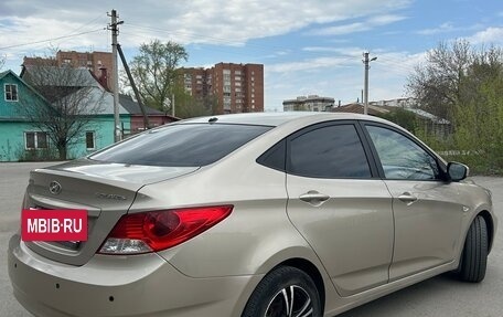 Hyundai Solaris II рестайлинг, 2011 год, 780 000 рублей, 2 фотография
