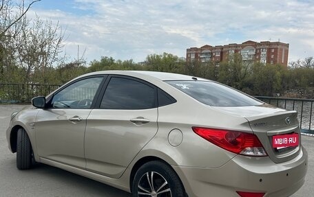 Hyundai Solaris II рестайлинг, 2011 год, 780 000 рублей, 4 фотография