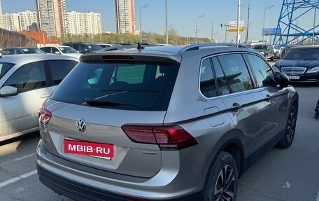 Volkswagen Tiguan II, 2019 год, 2 090 000 рублей, 3 фотография