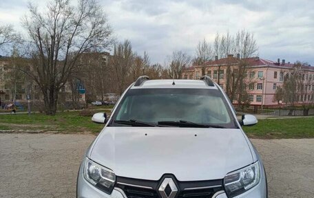 Renault Sandero II рестайлинг, 2019 год, 1 350 000 рублей, 2 фотография