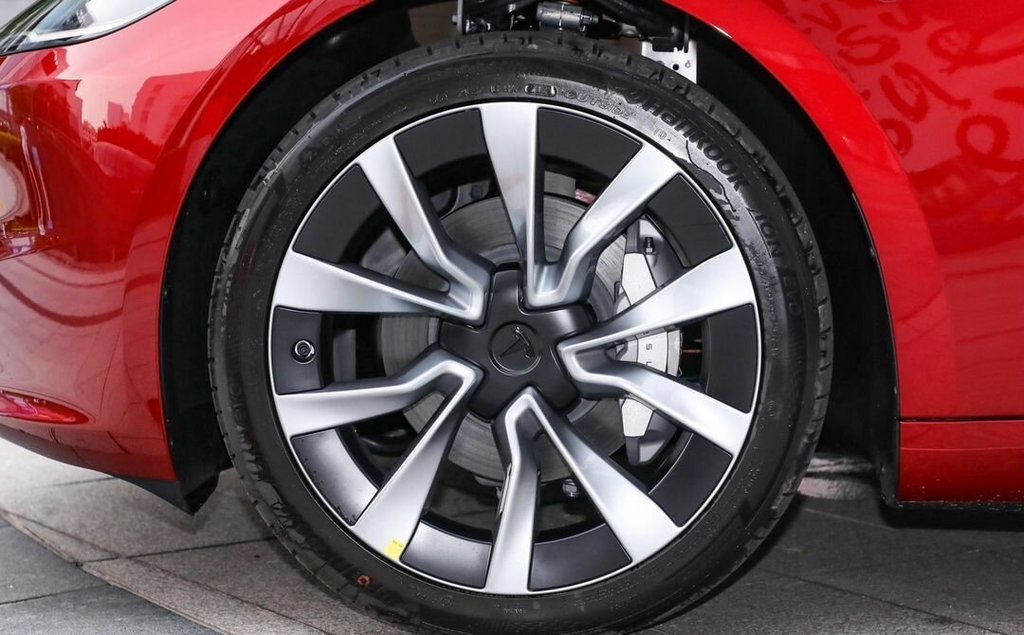 Tesla Model 3, 2025 год, 5 323 000 рублей, 17 фотография