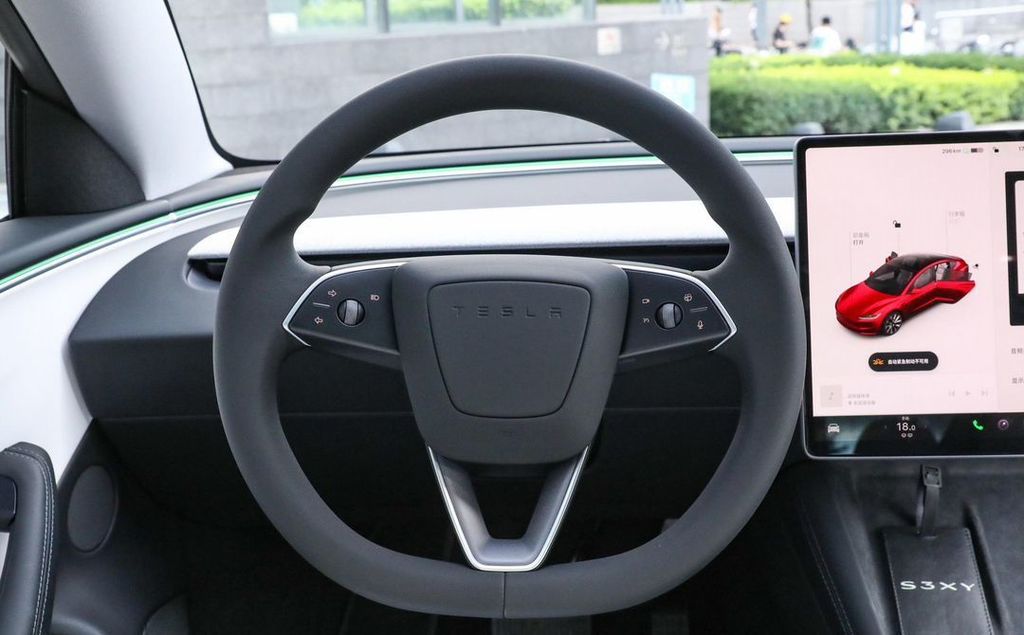 Tesla Model 3, 2025 год, 5 323 000 рублей, 26 фотография