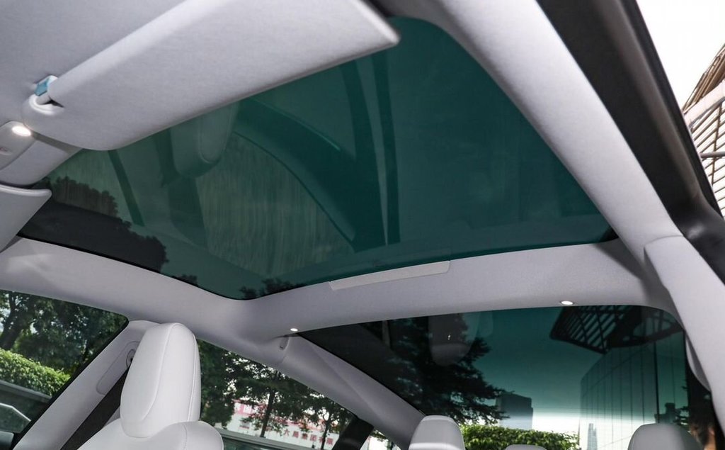 Tesla Model 3, 2025 год, 5 323 000 рублей, 32 фотография