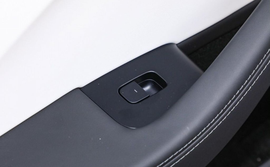 Tesla Model 3, 2025 год, 5 323 000 рублей, 36 фотография