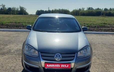 Volkswagen Jetta VI, 2010 год, 650 000 рублей, 1 фотография