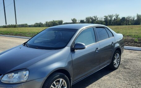 Volkswagen Jetta VI, 2010 год, 650 000 рублей, 2 фотография