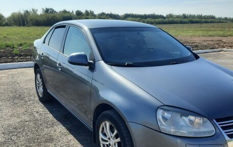 Volkswagen Jetta VI, 2010 год, 650 000 рублей, 4 фотография