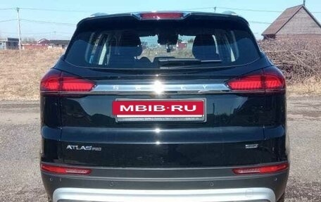 Geely Atlas, 2023 год, 1 990 000 рублей, 4 фотография