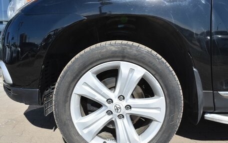 Toyota Highlander III, 2013 год, 1 857 000 рублей, 9 фотография