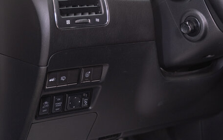 Nissan Patrol, 2011 год, 2 479 000 рублей, 12 фотография