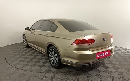 Volkswagen Passat B8 рестайлинг, 2016 год, 1 649 000 рублей, 8 фотография
