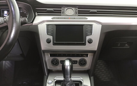 Volkswagen Passat B8 рестайлинг, 2016 год, 1 649 000 рублей, 18 фотография