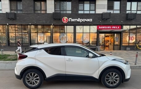 Toyota C-HR I рестайлинг, 2018 год, 2 300 000 рублей, 2 фотография
