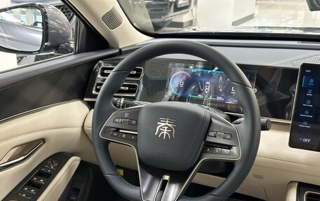 BYD Qin, 2024 год, 3 300 000 рублей, 8 фотография