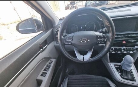 Hyundai Elantra VI рестайлинг, 2019 год, 2 050 000 рублей, 5 фотография