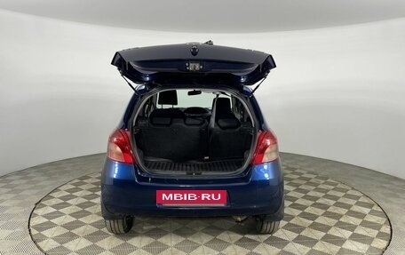 Toyota Yaris III рестайлинг, 2006 год, 480 000 рублей, 6 фотография
