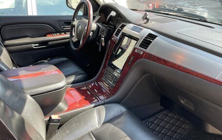 Cadillac Escalade III, 2008 год, 1 800 000 рублей, 17 фотография