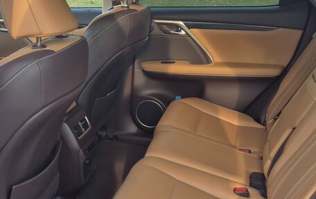 Lexus RX IV рестайлинг, 2017 год, 3 800 000 рублей, 8 фотография