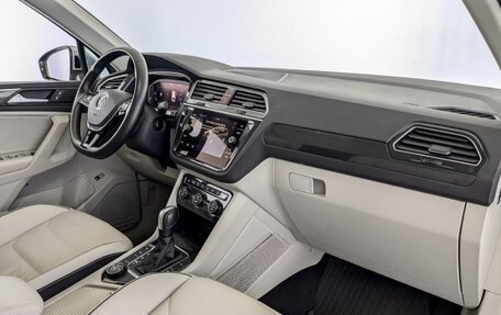 Volkswagen Tiguan II, 2020 год, 3 700 000 рублей, 13 фотография