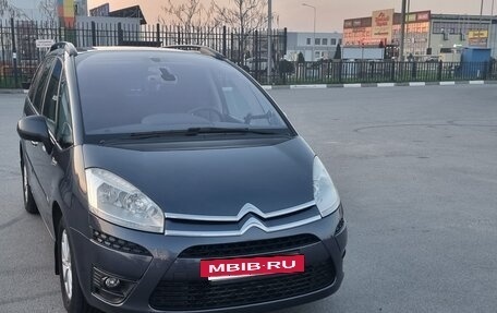 Citroen C4 Picasso II рестайлинг, 2010 год, 750 000 рублей, 3 фотография