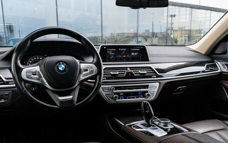 BMW 7 серия, 2018 год, 3 399 000 рублей, 13 фотография